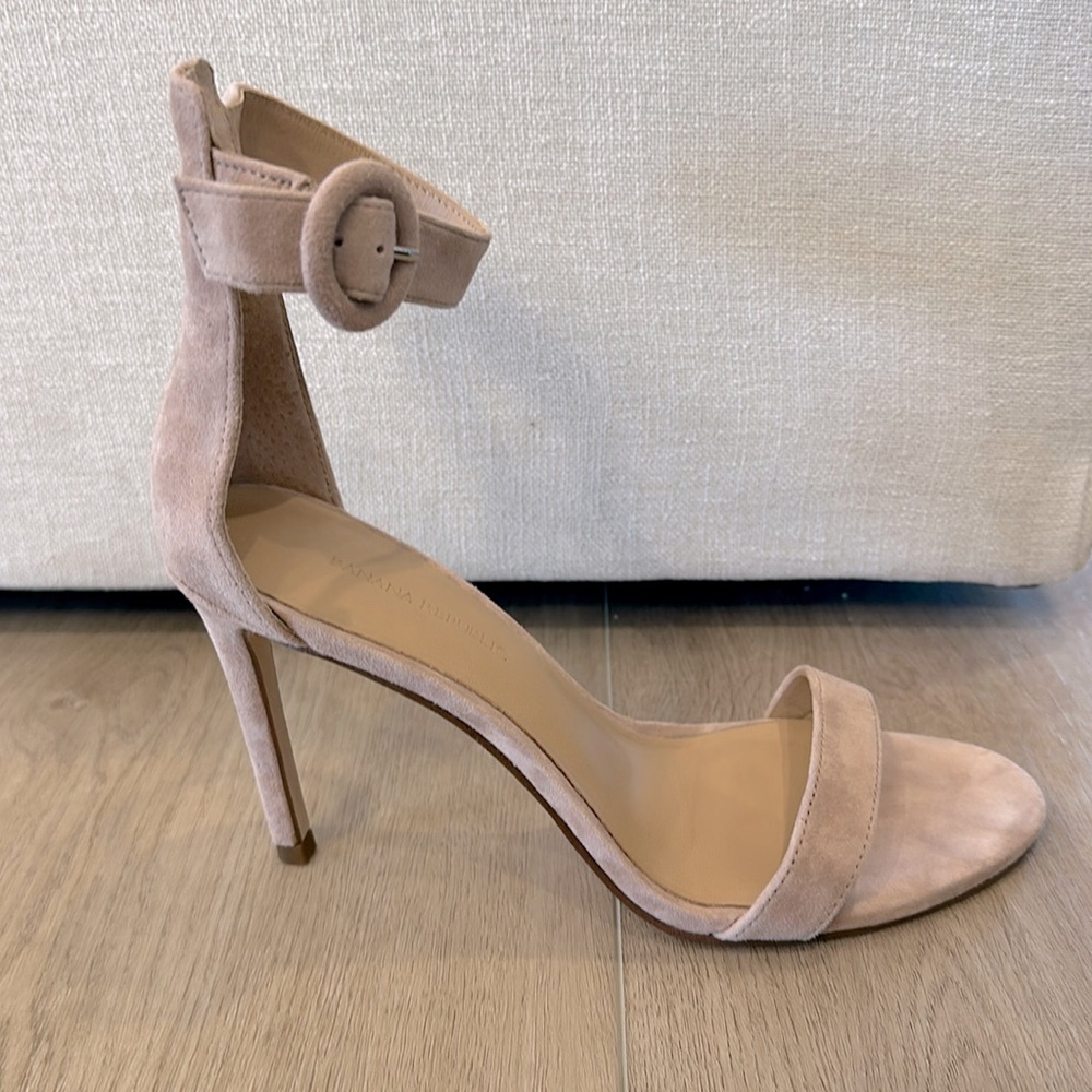 Banana Republic Nude Suede Round Buckle Heels - Worn Only Once